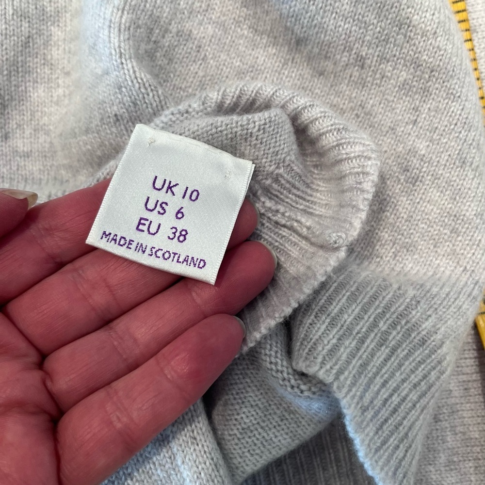 Brora 100% Cashmere Women Sweater Jumper Size 6 EU 38 Light Grey V Neck Scottish - Picture 10 of 10